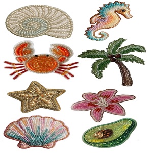 Patchs perlés élégants faits à la main, broderie personnalisée artisanale, patchs perlés créatifs faits à la main, œuvre d'art en broderie de perles - Product Image 4