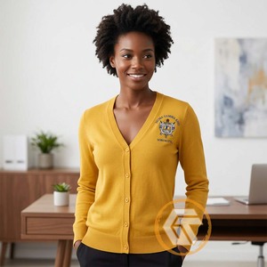 เสื้อคาร์ดิแกนคอวีแบบสวมใส่สบายสำหรับฤดูหนาว  ปักลาย Sigma Gamma Rho  ตกแต่งด้วยอะคริลิกแบบถัก  ติดกระดุมด้านหน้า  ออกแบบตามสั่ง - Product Image 5