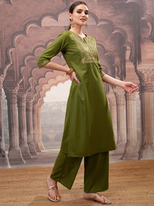 Green Embroidered Sequined Quick Dry <b>Kurta</b> Palazzo Dupatta Traditional Ethnic Wear <b>Women</b> Regular Fit Knee-Length Silk Blend - Product Image 2