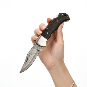 Navaja Plegable Hecha a Mano con Hoja de Acero de Damasco y Cobre, Punta Caída de 6.5 Pulgadas, Mango de Madera con Funda de Cuero, Cuchillo Personalizado - Product Image 4