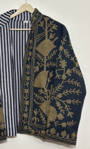 Veste bomber ethnique en velours brodé Suzani pour femmes, faite à la main, en coton, pour l'hiver, respirante et écologique - Product Image 4