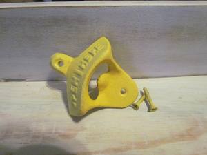 Ouvre-bouteilles multifonction en métal avec fonction d'ouvre-boîte, outil de cuisine durable pour le camping, les pique-niques et les activités de plein air - Product Image 4