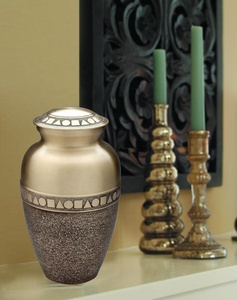 Urna de cremación para adultos con hojas caídas de bronce texturizado de estilo americano, suministros funerarios de Material de latón para cenizas humanas - Product Image 3