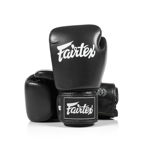 Guantes de Boxeo Fairtex Profesionales de Muay Thai, Más Vendidos, Correa Ajustable, Totalmente Negros, para Entrenamiento y Sparring, de Cuero Genuino - Product Image 3