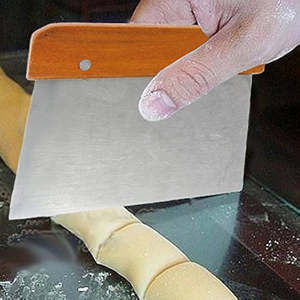 Cake <b>Scraper</b> Stainless Steel Blade Wood Handle Cake Smoother Icing <b>Scraper</b> Baking Decorating Tool Durable Reusable - Product Image 3
