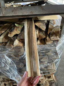 Bûches de bois de chauffage en bois dur d'eucalyptus du Vietnam, séchées au four, faible humidité, haute densité, exportation en vrac pour les marchés de chauffage - Product Image 5