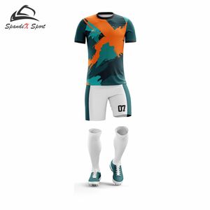 เสื้อฟุตบอลโพลีเอสเตอร์ 100% พิมพ์ลายตามสั่งสำหรับทีมฟุตบอล ระบายอากาศได้ดี แห้งเร็ว แขนสั้น รับผลิตแบบ OEM/ODM พร้อมโลโก้ตามสั่ง - Product Image 3