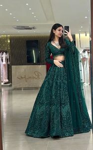 Lehenga Choli Tradicional Indio con Bordado Zari para Bodas y Eventos Festivos, Ropa Elegante para Mujer - Product Image 3