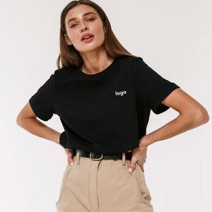 Camiseta Corta Negra Minimalista con Logotipo para Mujer, Cuello Redondo, Manga Corta, Diseño de Corte Regular, Tejido Jersey, para Todas las Temporadas, OEM ODM - Product Image 1