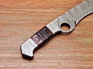 Couteau de chasse Bowie en acier Damas, artisanal, style Viking, OEM, lame droite, manche en corne de bélier, qualité industrielle, 15 pouces, pointe tombante - Product Image 2