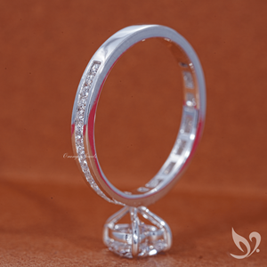 แหวนเพชรทรงหัวใจ 1 กะรัต เพาะเลี้ยงในห้องปฏิบัติการ รับรองโดย IGI ประดับเพชรแบบช่องและแบบฝังเต็มวง ตัวเรือนทองคำขาว 10K แหวนหมั้น - Product Image 3