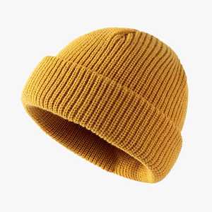 Bonnet en tricot rouge personnalisé avec logo, unisexe, pour adulte, style décontracté, couleur unie, 56-58 cm, en acrylique, avec revers. - Product Image 6