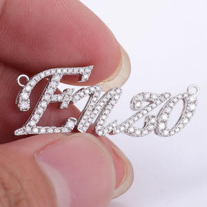 Pendentif en argent plaqué rhodium avec breloque lettre et pavé de cristaux, style classique unisexe, cadeau - Product Image 1