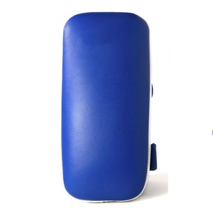 Pads de frappe Muay Thai en cuir extra épais pour la boxe thaïlandaise, vente en gros, avec emballage personnalisé - Product Image 5