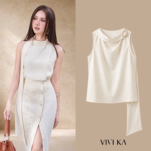 Blusa sin mangas color crema para mujer con panel de bufanda, detalle metálico en el hombro, top elegante drapeado, poliéster y elastano MIRVEN - Product Image 1