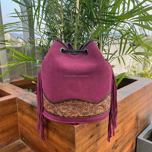 Célèbre marque Design point de botte usiné à la main en cuir suédé femmes frange bandoulière seau sac de luxe en cuir de vache dames sacs à main - Product Image 4