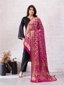 Dupatta en soie artisanale de designer, style Bandhej du Rajasthan, fait main, teinture tie-dye Bandhani, ethnique, pour Saree, Salwar, Lehenga, tenue de mariage - Product Image 2