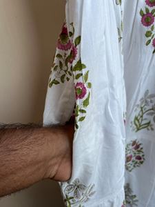 Vestido bohemio vintage de verano sin mangas de algodón con alegre estampado floral multicolor bloque de mano cuello cuadrado estilo retro hecho a mano - Product Image 3