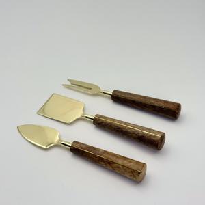 Achetez maintenant et découvrez tout : ensemble d'outils pour trancher et étaler le fromage en acier inoxydable avec manche en bois - Product Image 5