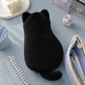 Trousse à crayons en forme de chat en peluche, en polyester, avec fermeture éclair, portable, grande capacité pour l'école et les voyages, mignonne, en peluche, pour fournitures scolaires, cadeau - Product Image 5