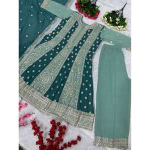 Conjunto de Traje de Fiesta para Mujer de Diseñador, Top Sharara Dupatta con Trabajo de Lentejuelas - Product Image 4