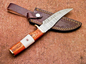 Cuchillo de Camping de Lujo de Grado Industrial OEM, Acero de Damasco, Punta Caída, Hoja Recta, Mango de Madera y Hueso de Camello con Empuñaduras de Latón - Product Image 6