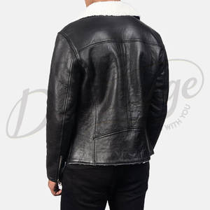 Blouson de motard en cuir noir premium pour homme avec col en fausse fourrure blanche, manteau chaud en peau de mouton pour l'hiver, coupe ajustée élégante - Product Image 2