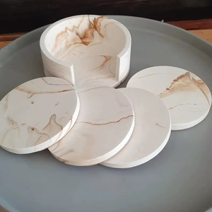 Sous-verre tendance en résine au design artistique et vibrant, ustensile de cuisine écologique avec diamètre personnalisable - Product Image 1