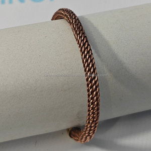 Bracelet de guérison moderne en cuivre pur fait main et ajustable, bijou de thérapie naturelle écologique pour le soulagement de la douleur et le soutien de la circulation - Product Image 1
