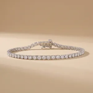 สร้อยข้อมือแบบโซ่ชุบทอง 14k ยี่ห้อ RAMDUT IMPEX ประดับเพชรทรงบาแกตต์เจียระไนแบบช่อง ดีไซน์ฮิปฮอป สำหรับทุกเพศ เหมาะสำหรับใส่ทุกวัน - Product Image 3