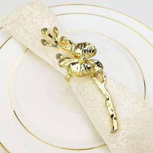 Anneaux de serviette en métal faits à la main pour une mise en scène de table de luxe, supports décoratifs pour événements et repas - Product Image 1