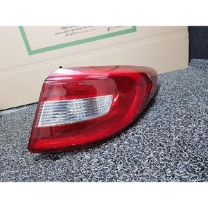 Feu arrière droit extérieur d'occasion pour Hyundai Sonata, référence OEM 92402C1150 - Product Image 1
