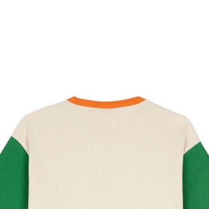 เสื้อยืดคอกลมแขนสั้นผู้ชาย สีเขียวส้ม ตัดต่อสี ทรงหลวม สไตล์ลำลอง แต่งขอบตัดกัน ดีไซน์เรียบง่าย ผ้าฝ้าย 100% - Product Image 2