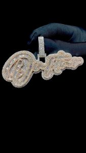 Pendentif personnalisé en argent 925 et moissanite, plaqué or 18 carats bicolore, serti de griffes, lettre initiale en écriture cursive, style hip-hop, luxe, unisexe - Product Image 2