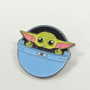 Buen Precio, Pin de Solapa de Esmalte Suave Personalizado con Logotipo, Estilo Anime, Recubierto de Epoxi, de Aleación de Zinc y Níquel Negro, Talla Única, para Eventos - Product Image 2