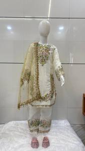 Ensemble Salwar Kameez pour filles en coton de soie GMY pur, broderie florale blanche, coupe régulière, traditionnel, séchage rapide, costume pakistanais - Product Image 3
