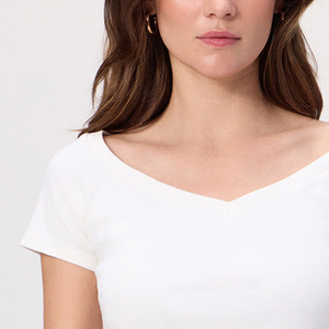 T-shirt à épaules tombantes au design élégant avec logo personnalisable, style coréen, streetwear, mode / t-shirt décontracté pour femme, col en V - Product Image 3