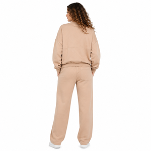 Ensemble de survêtement beige pour femme avec veste zippée et pantalon large, ensemble décontracté et confortable, style streetwear, fournisseur de vêtements personnalisés OEM - Product Image 2