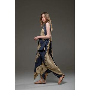 เดรสยาวผู้หญิงลายมัดย้อม ผ้าธรรมชาติรักษ์โลก ทรงหลวม คอวี แขนกุด สไตล์โบฮีเมียน สำหรับฤดูร้อนและชายหาด - Product Image 3