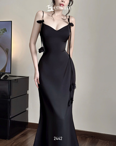 Robe longue en satin pour femme, col en V, avec bretelles florales artisanales, vente en gros ET2442 - Product Image 4