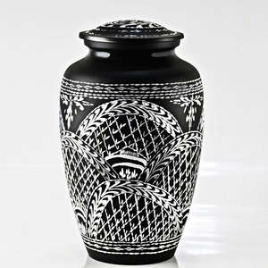 Urna Funeraria de Metal Clásica con Alas Grabadas, para Cenizas de Adultos, Estilo Americano/Europeo - Product Image 3