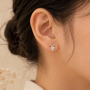 Pendientes de mariposa en tono dorado elegante de 18 quilates con detalles de cristal brillante, joyería elegante para mujer para bodas, fiestas y uso diario - Product Image 5