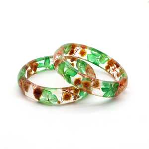 กำไลเรซิ่นทรงแปลกตา แฟชั่นทันสมัย ขายดีที่สุด ของขวัญเครื่องประดับส่วนตัวสำหรับผู้หญิง - Product Image 1