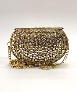 Mini pochette en laiton Kundan plaqué or, faite à la main, forme personnalisée, pour soirée, anniversaire, par F S International - Product Image 5