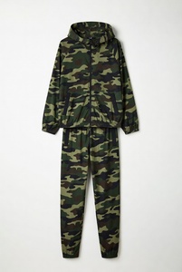 Conjunto Deportivo de Dos Piezas con Capucha Personalizado OEM, Chaqueta y Pantalón Corto, Secado Rápido - Product Image 1