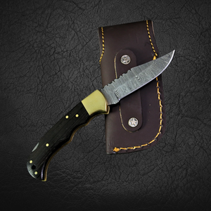 Couteau de poche pliant artisanal en acier Damas Edge Master, manche en bois noir avec étui en cuir, vente en gros OEM - Product Image 6