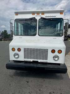 Food truck d'occasion en bon état avec cuisine neuve à vendre à prix abordable - Product Image 2