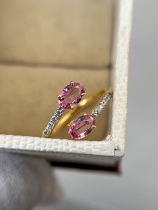 Anillo de Dos Piedras de Zafiro Rosa, Anillo de Compromiso, Boda o Aniversario de Plata de Ley 925 con Baño de Oro de 14K - Product Image 2