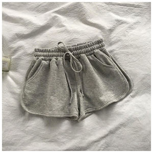 Shorts de malla transpirable ligeros de alto rendimiento para mujer, cómodos para ropa deportiva y casual. - Product Image 5