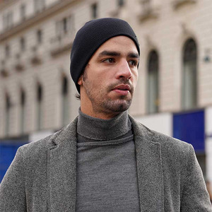 Bonnet classique à revers en tricot doux et extensible, idéal pour l'hiver, usage quotidien, fournisseur en gros, bonnets unis élégants pour la plage - Product Image 3